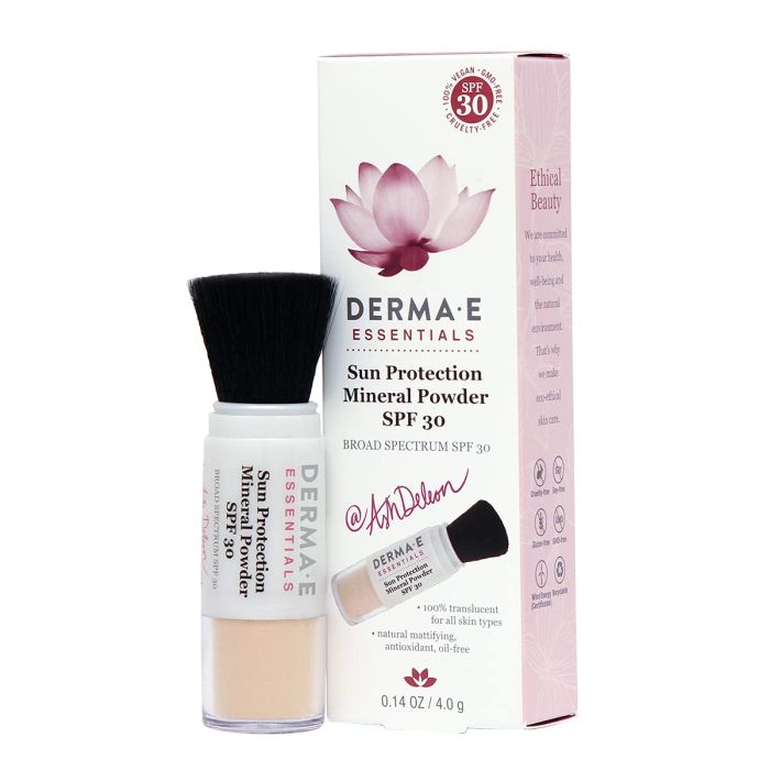 "Cruelty-free and reef-safe SPF powder for sensitive skin and oily complexions"